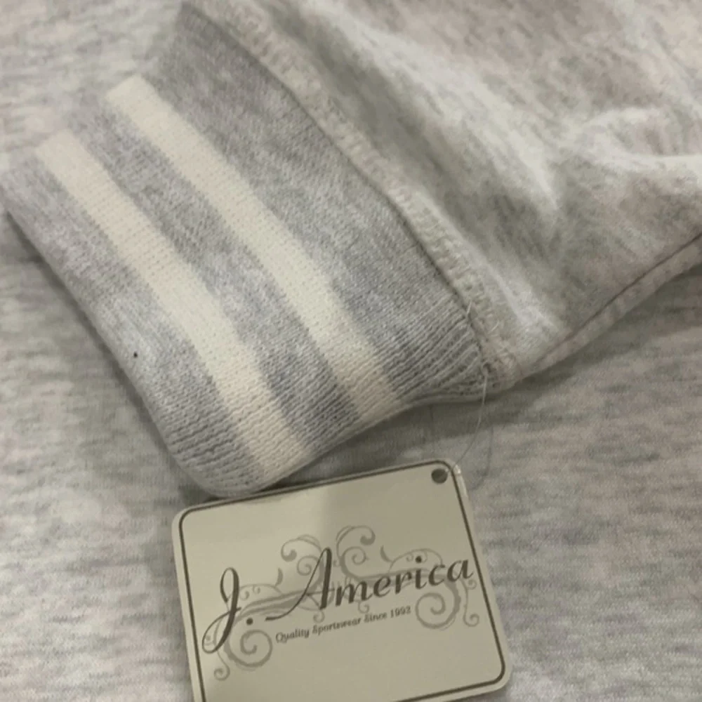 J. America nwt america